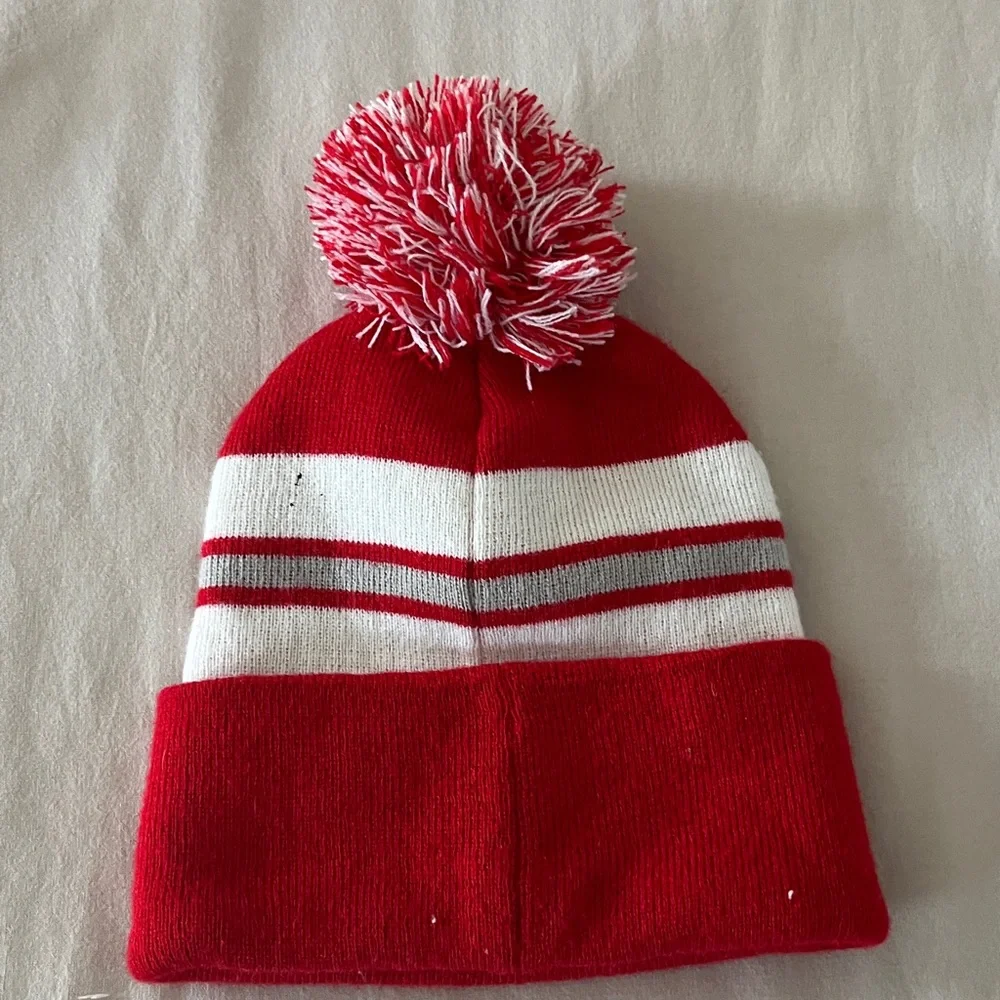 City Hunter Red White Gray Knit Beanie Stocking Cap Pom Pom One Size Guy/Girl